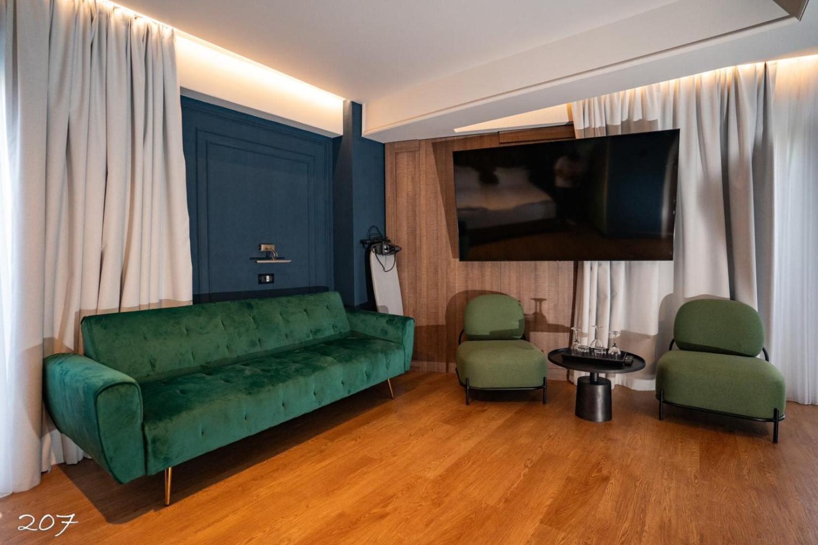 Cosmopolita Boutique Hotel Timisoara Exterior photo
